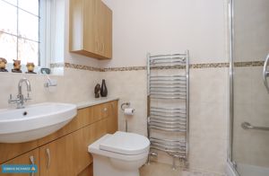 En-suite- click for photo gallery